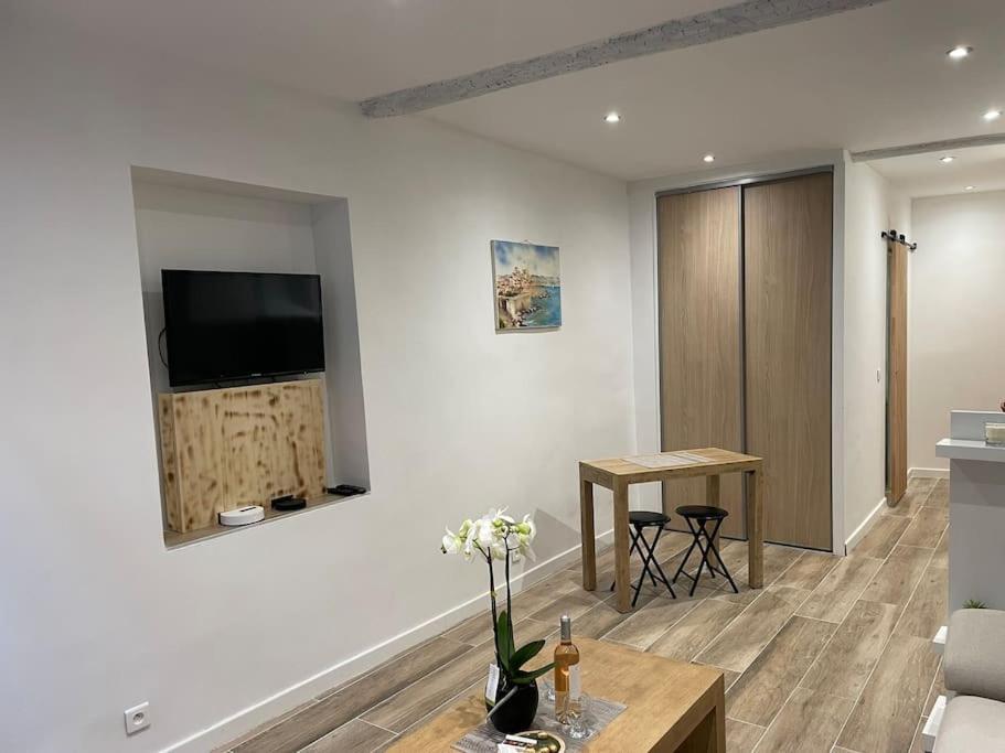 : Beau En Plein Centre Appartement *