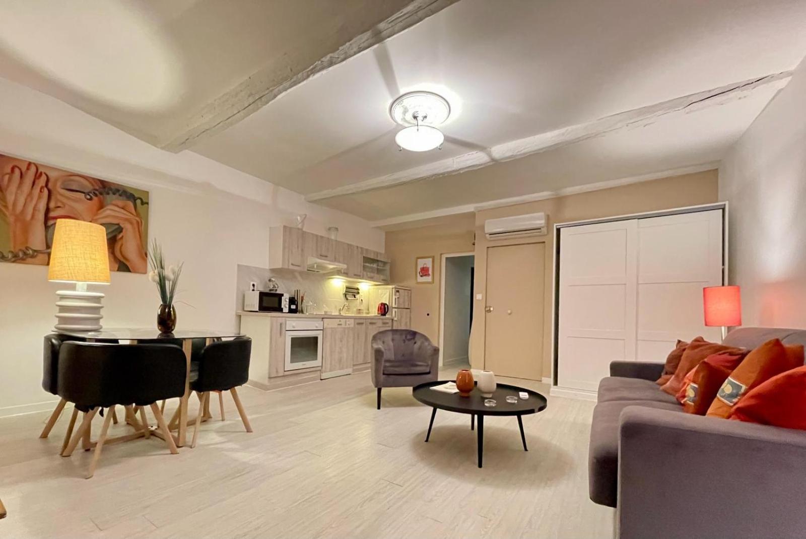 Les Remparts Location Apartamento *