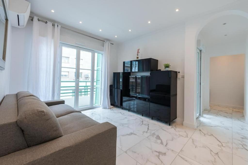 Louis Gallet Centre Juan Les Pins 50m Des Plages * Antibes
