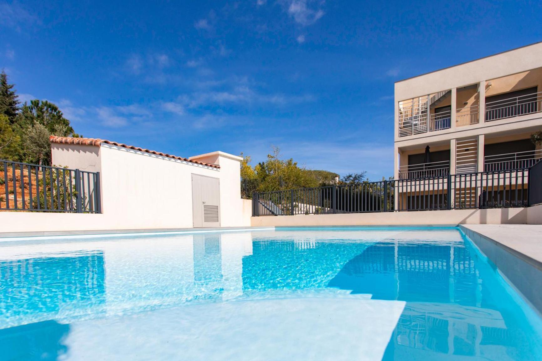 A5 - Modern 5 Min To Sea - Pool & Garage Appartement *