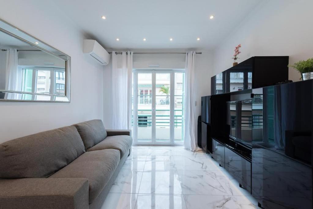 Louis Gallet Centre Juan Les Pins 50m Des Plages