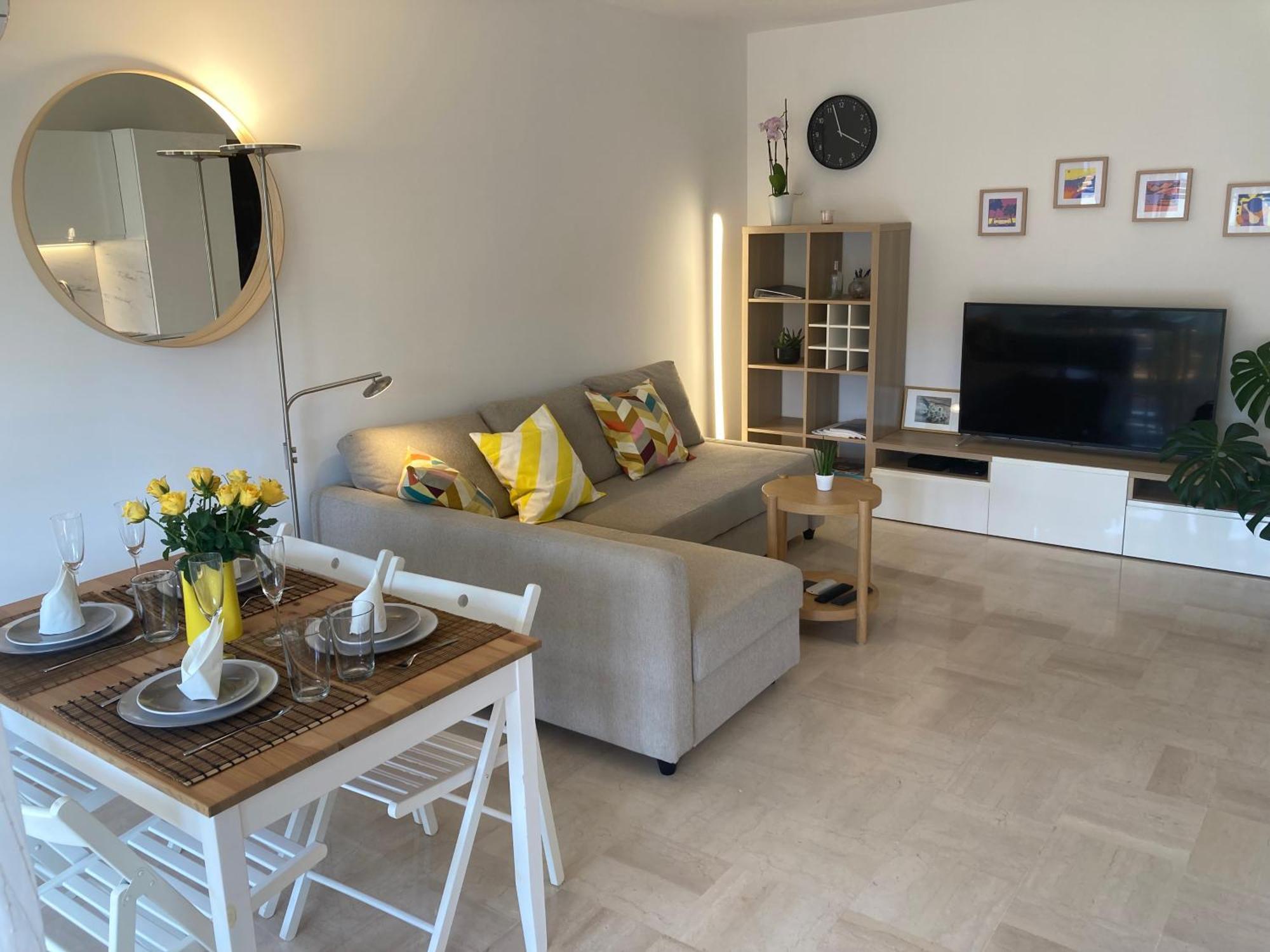 Juan-les-pins Cozy One Bedroom Near The Beaches And The Restaurants *