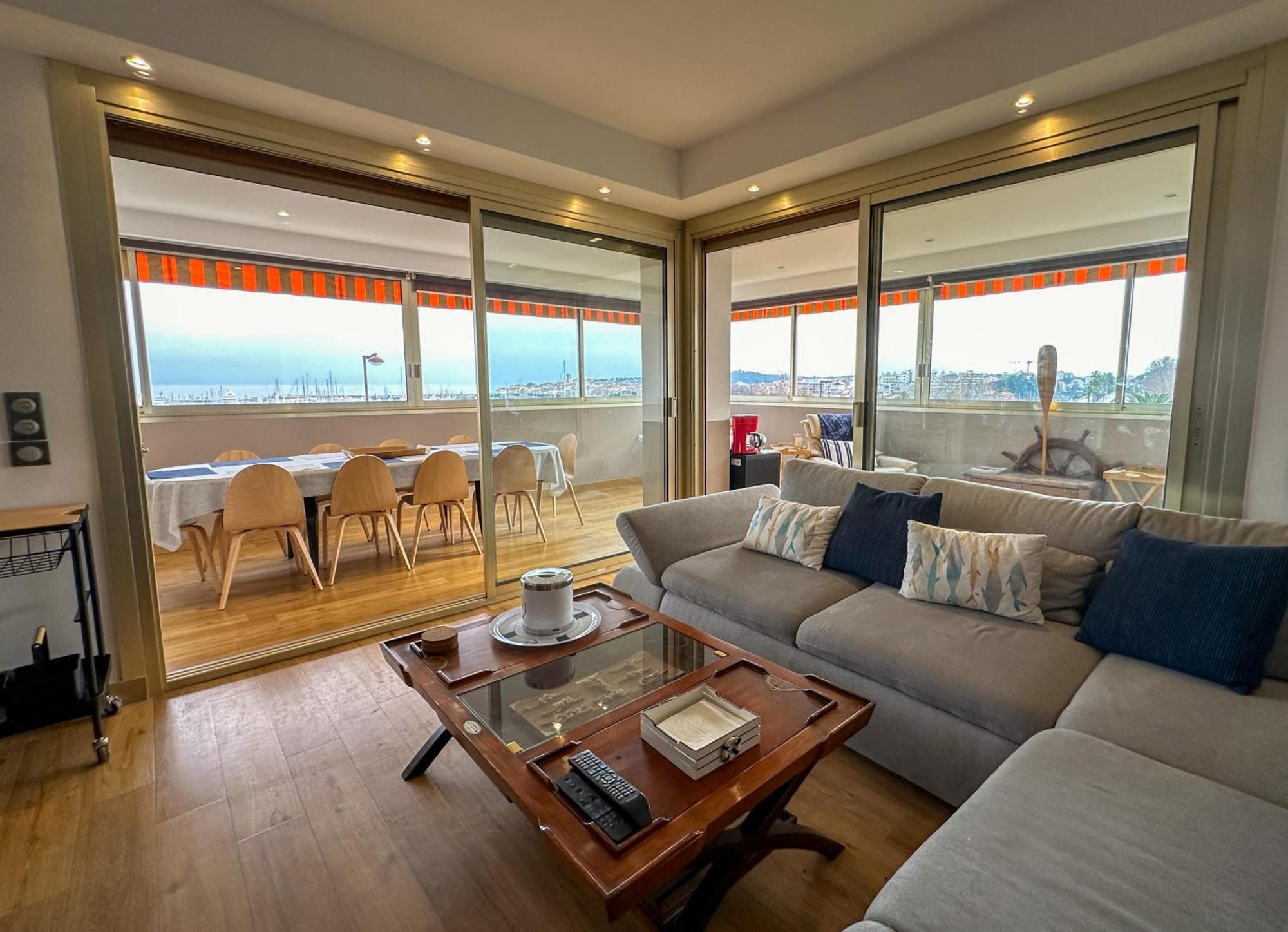 Vue Mer, Face Port, Proximite Centre Et Antibes