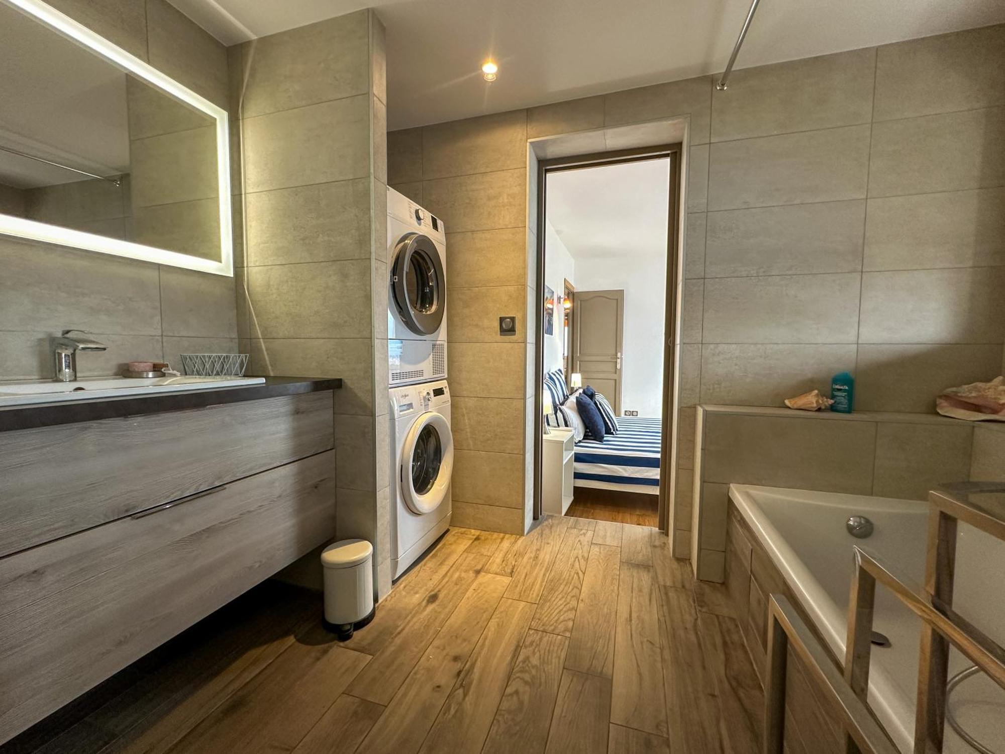 Apartment Vue Mer, Face Port, Proximite Centre Et Antibes