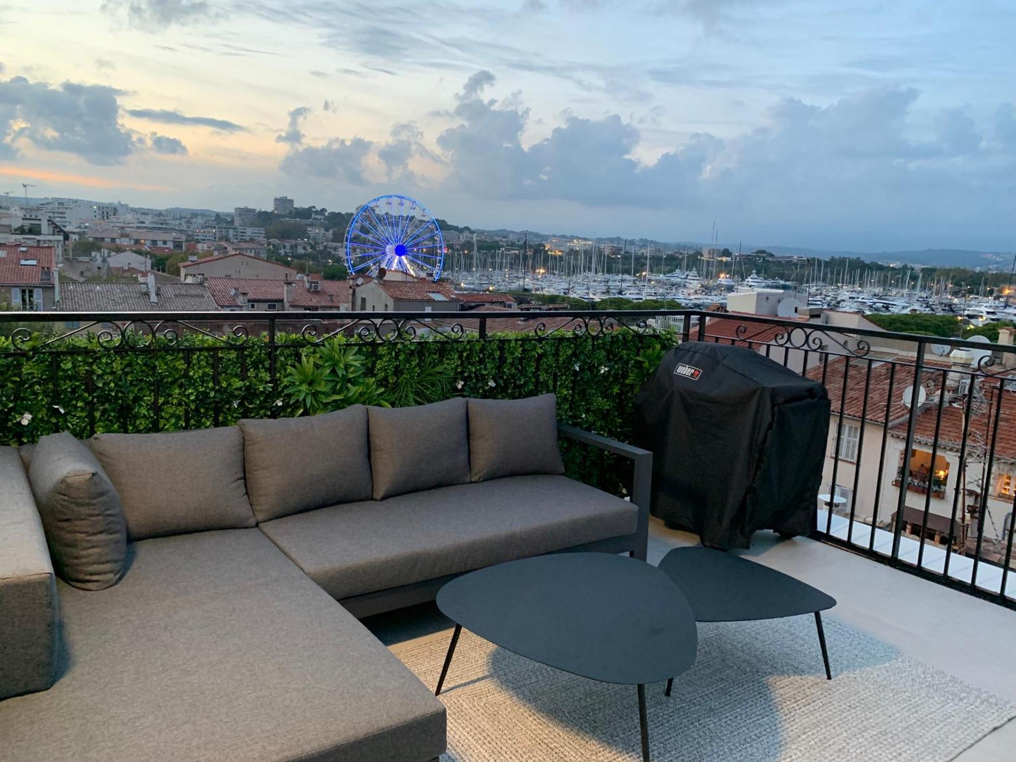 Rooftop Unique Vue / Vieil Appartement