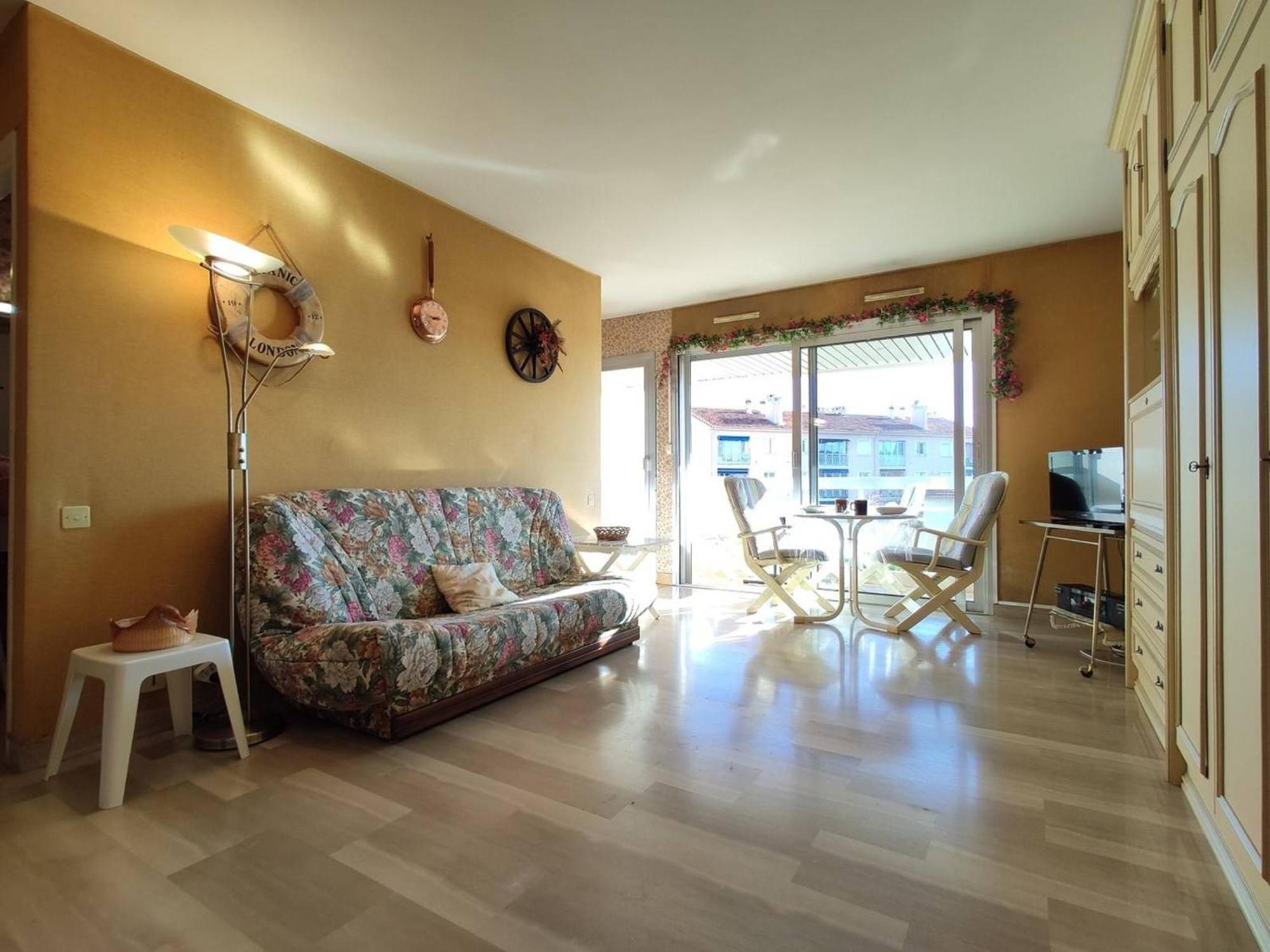 Appartement Studio Antibes, 1 Pièce, 4 Personnes - Fr-1-252-153