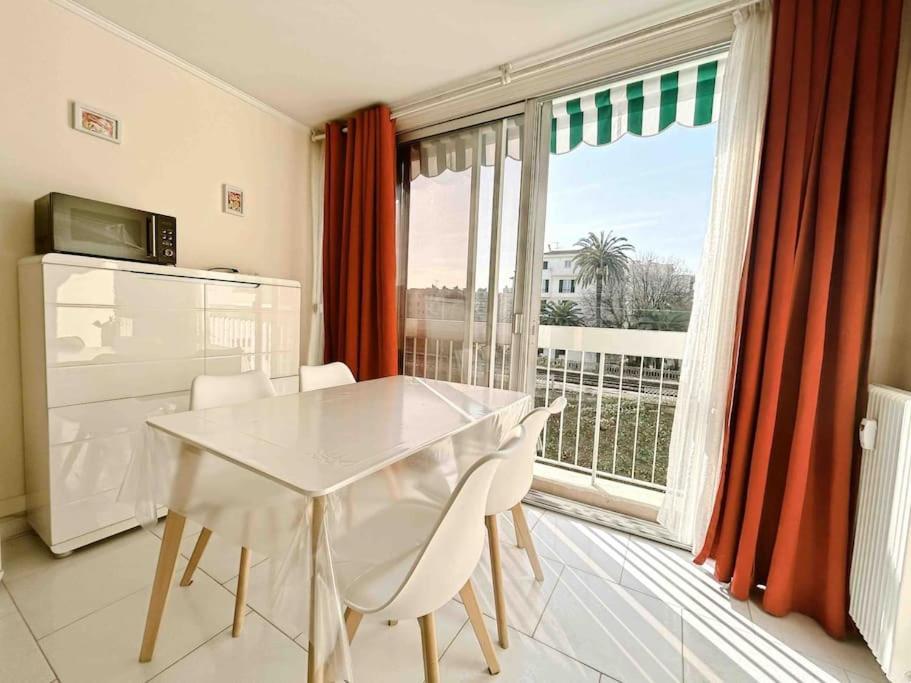 Apartment Le Roi Soleil : 2 Prs Vue Mer, 300 M Plages *