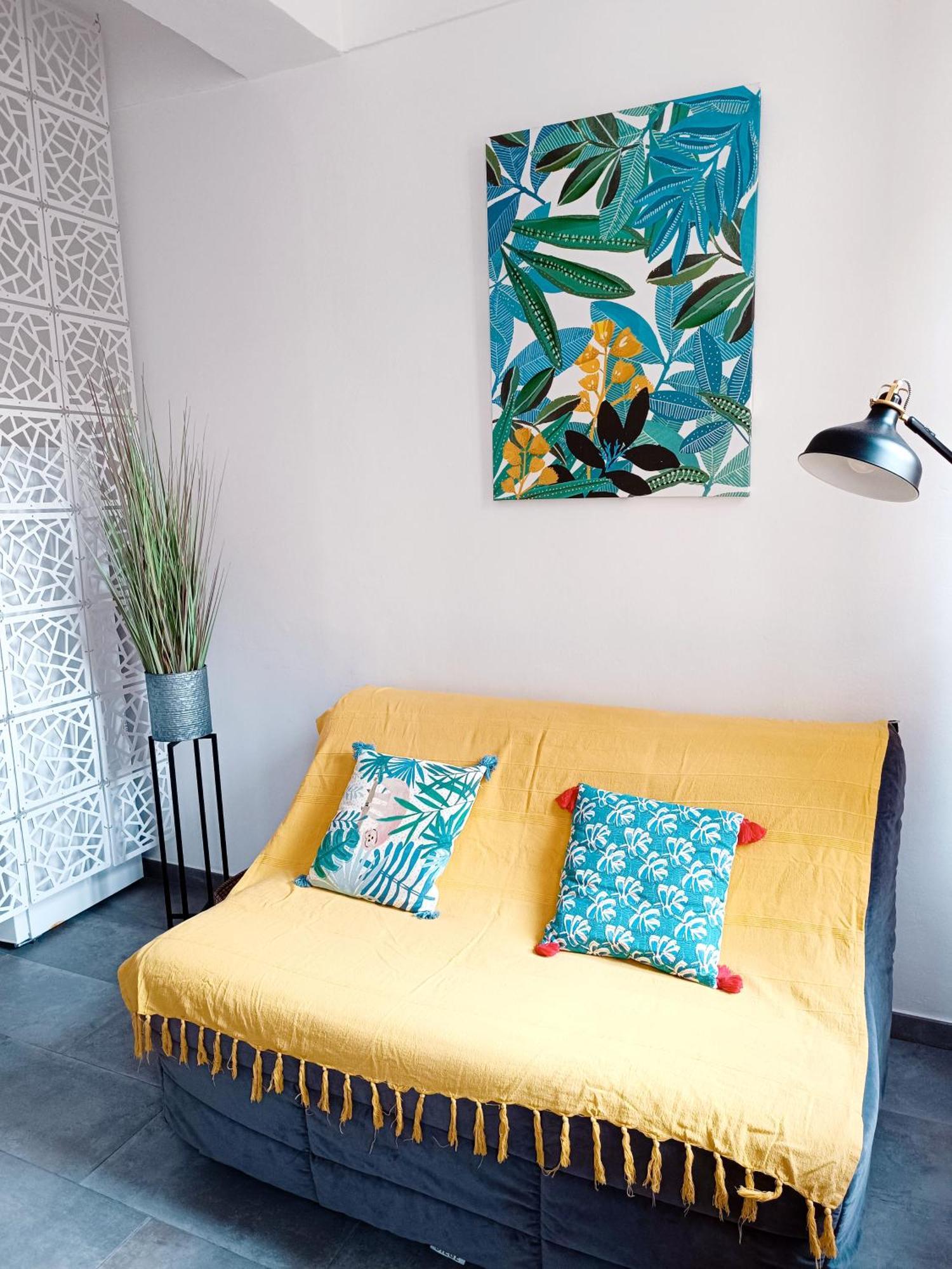 Grand 2 Pieces Renove Climatise, Vieil Antibes, Proche Port Apartment Antibes