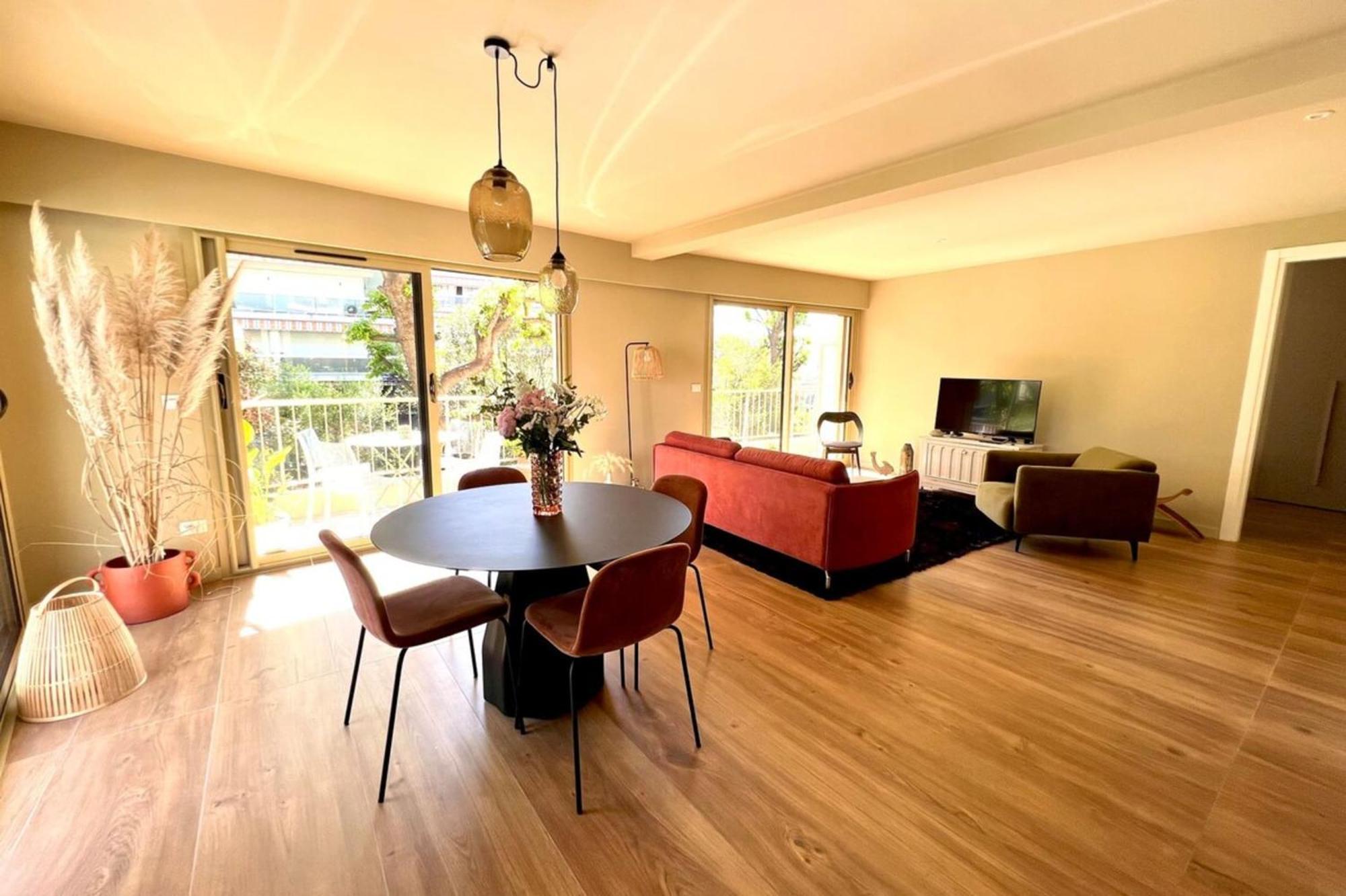 Apartment Juan Les Pins - 4 People - Near The Antibes