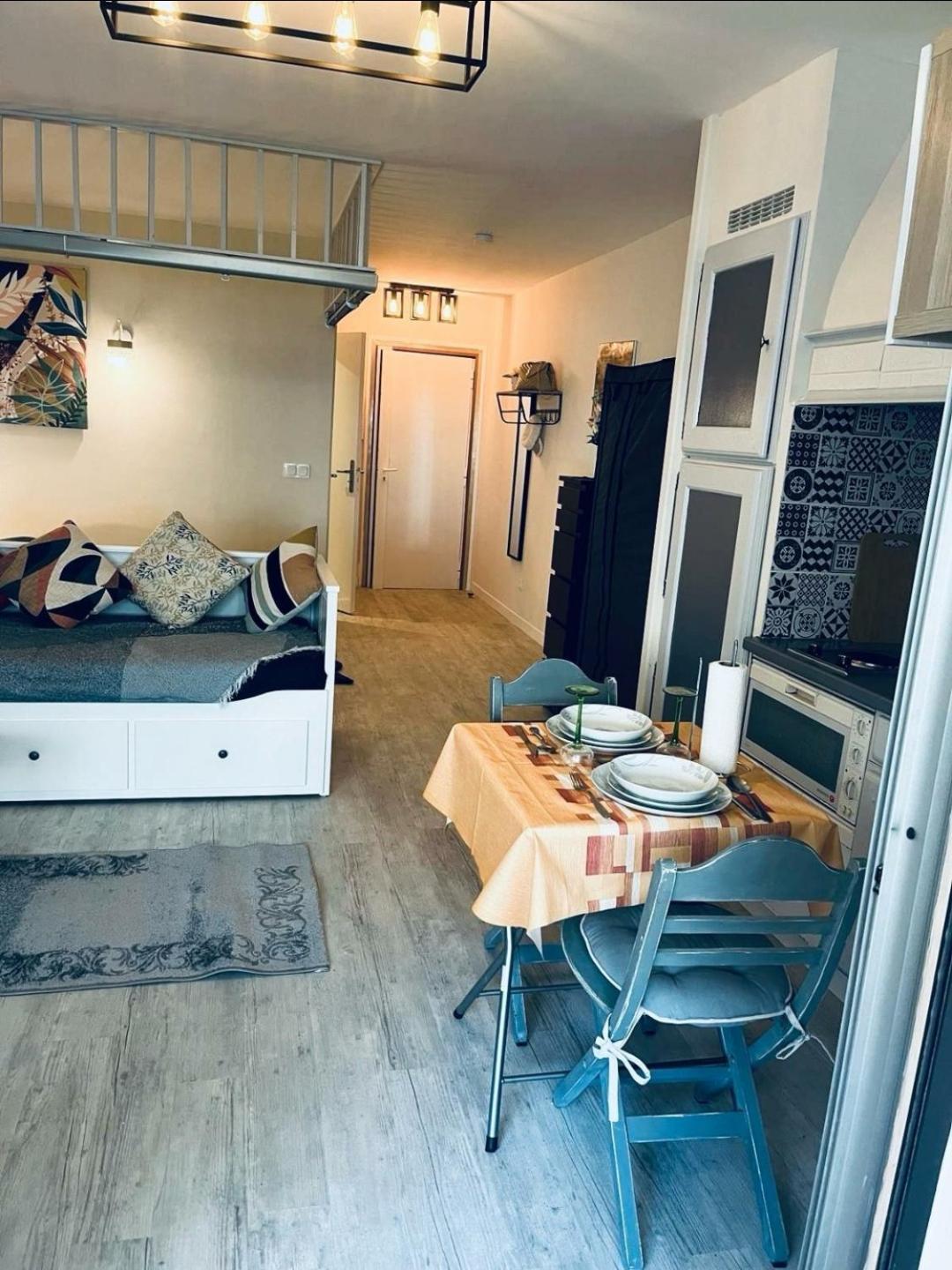 Confort, Parking Prive, Terrasse Et Apartment Antibes