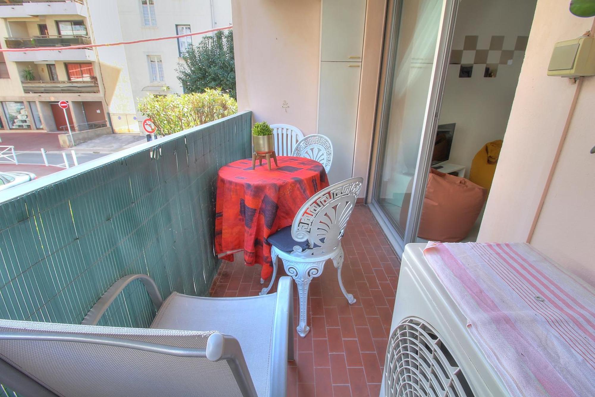 Confort, Parking Prive, Terrasse Et