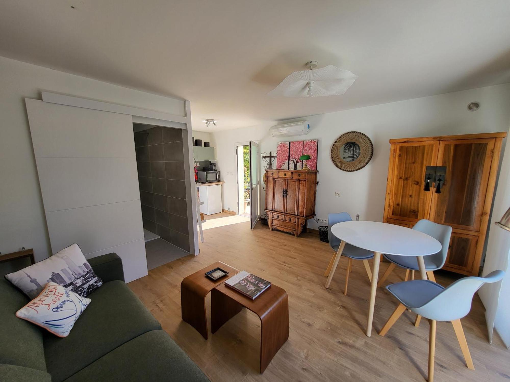 Guest house Independant Avec Terrasse A Juan Les Pins