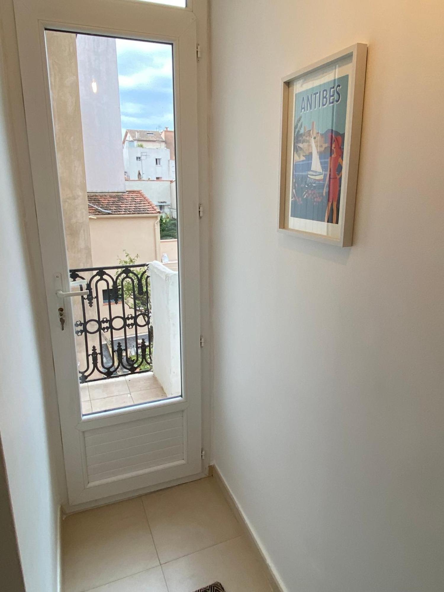 Apartment Le Guillaumont - Amazing 2-bedroom In The Old Town -stayinantibes *