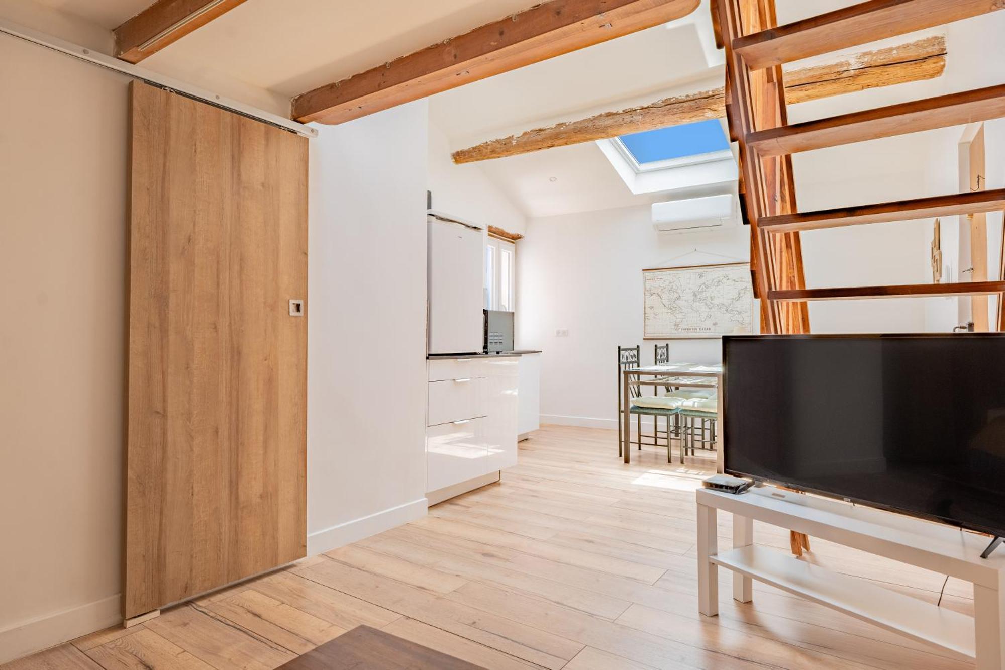 Old Town Duplex 3 People Apartment Antibes