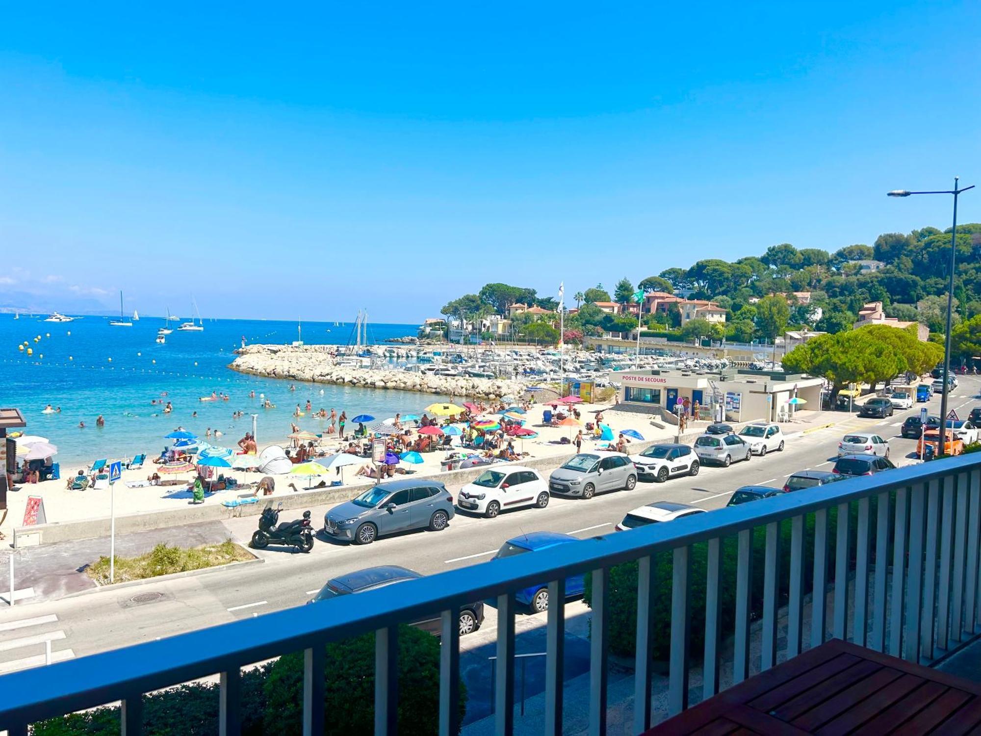 Seaside Serenity - - Beachfront - Apartamento *