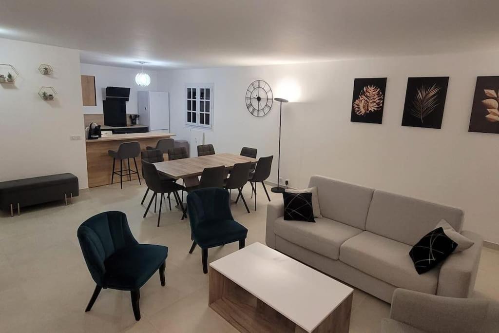 Spacieux ,4 Pers,piscine & Vue Antibes