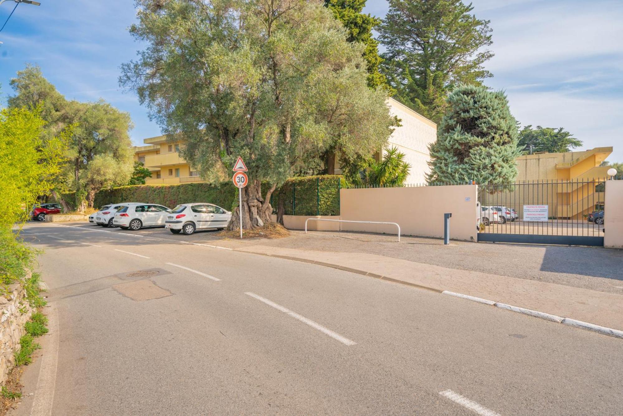 Les 15 Pins & La -your Getaway Near Sea & * Antibes