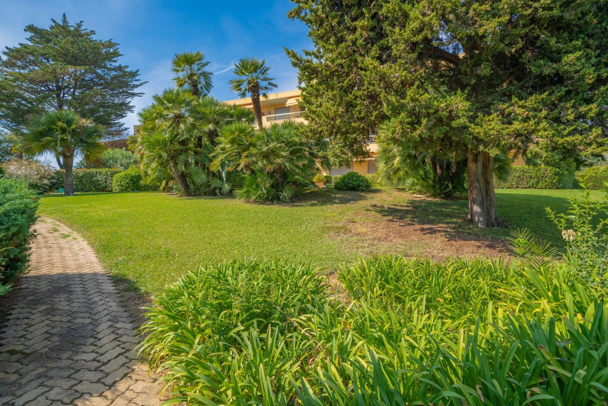 Les 15 Pins & La -your Getaway Near Sea & Apartment Antibes