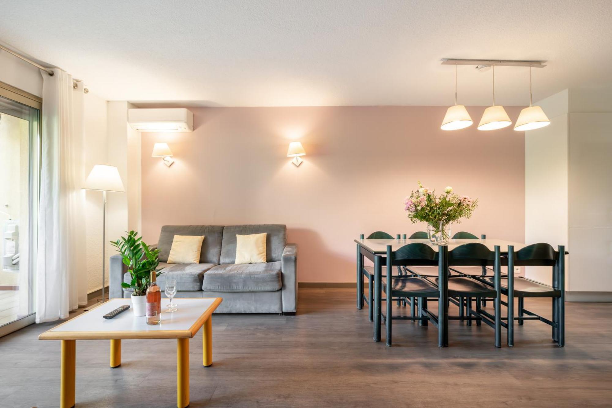 Apartment Les 15 Pins & La -your Getaway Near Sea & Antibes