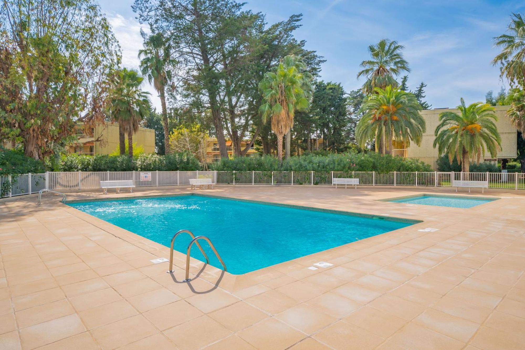 Apartment Les 15 Pins & La -your Getaway Near Sea & Antibes