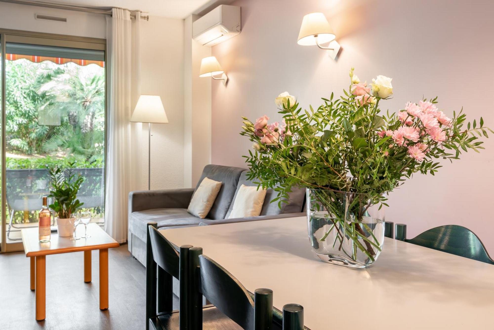 Les 15 Pins & La -your Getaway Near Sea & Apartment