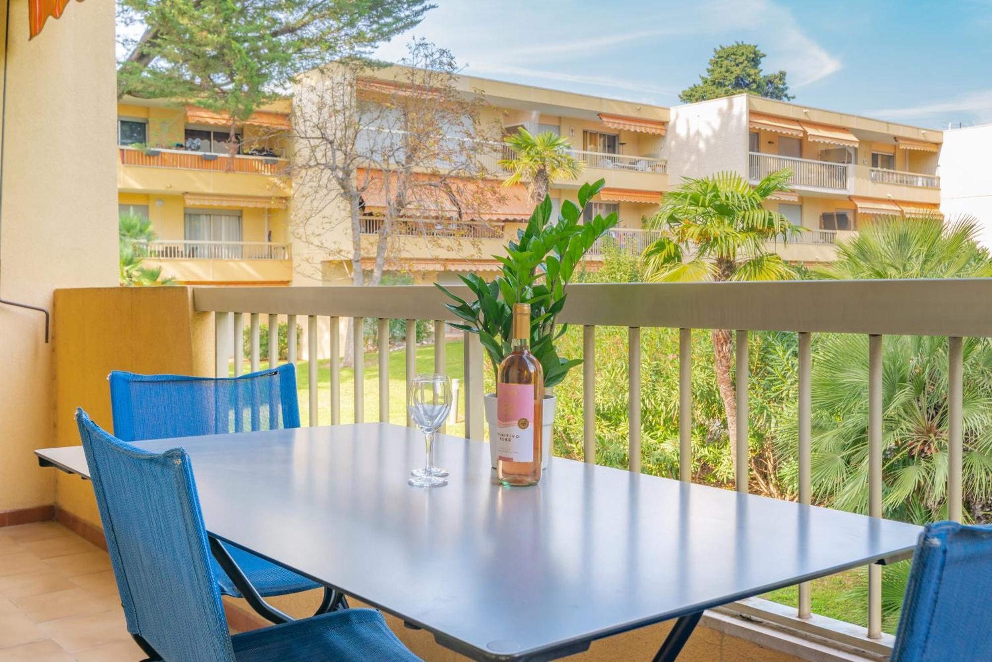 Les 15 Pins & La -your Getaway Near Sea & Apartment Antibes