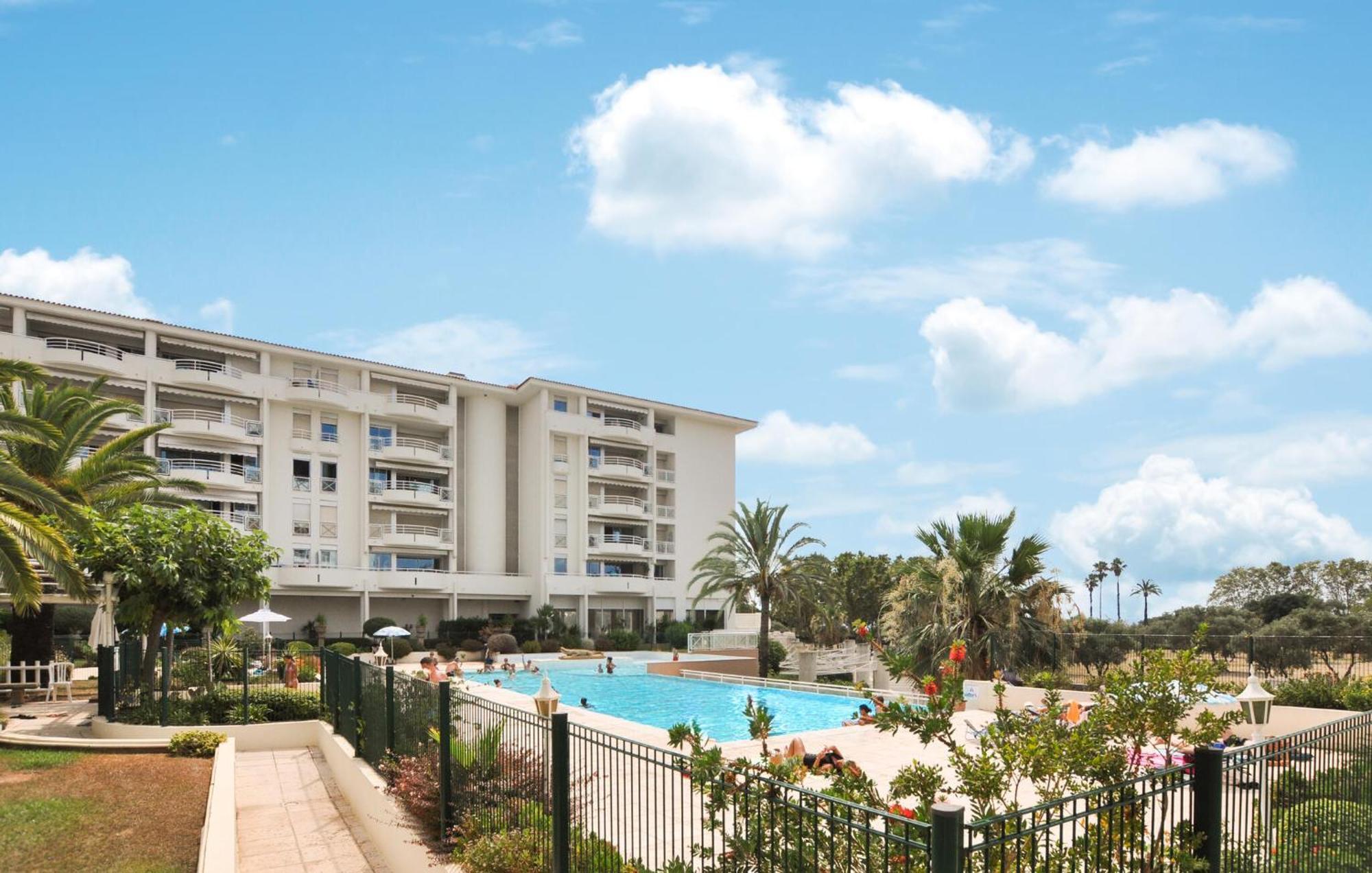 Apartment 1 Bedroom Stunning In