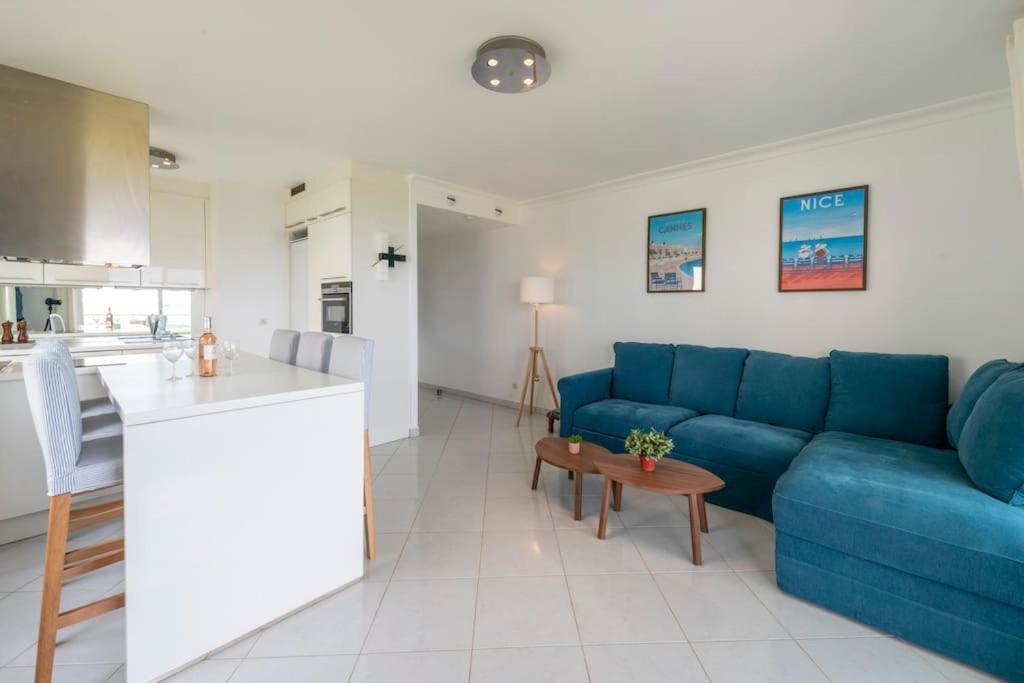 Apartamento Modern Beachfront Family With Pool *