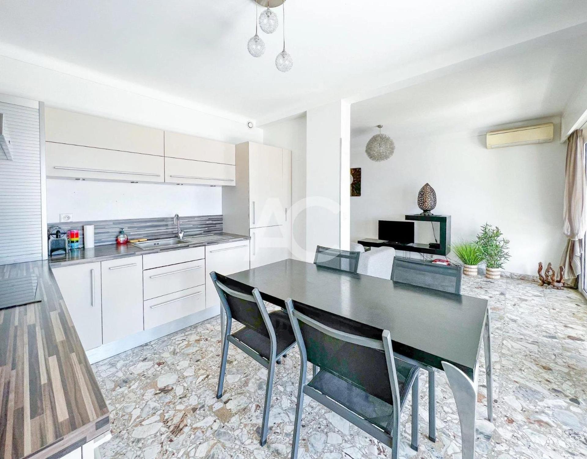 Le Sorrento Apartment *