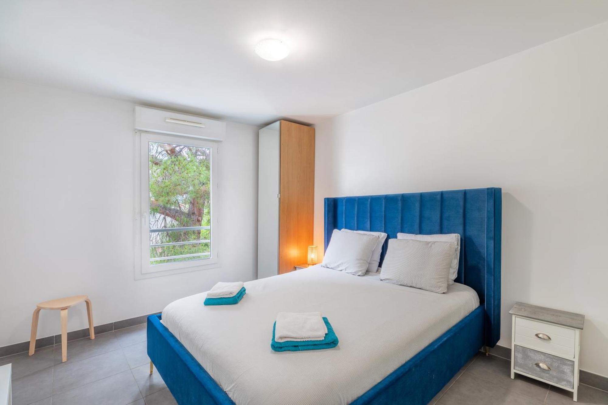 Le Printemps, Centre Juan Les Pins , 100m Des Plages, 70m De La Gare De Juan Les Pins Appartement *