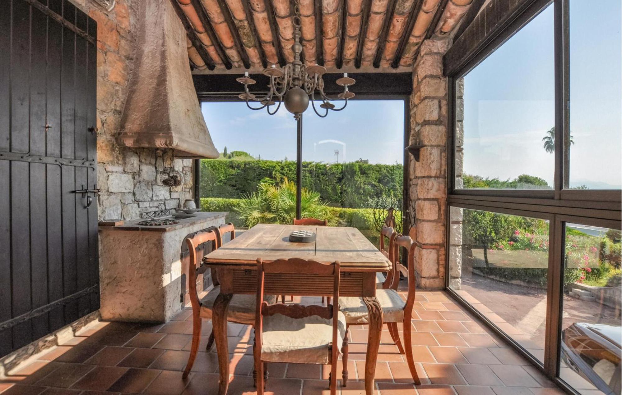 Casa de férias In With Private Swimming Pool, Be Inside Or Outside