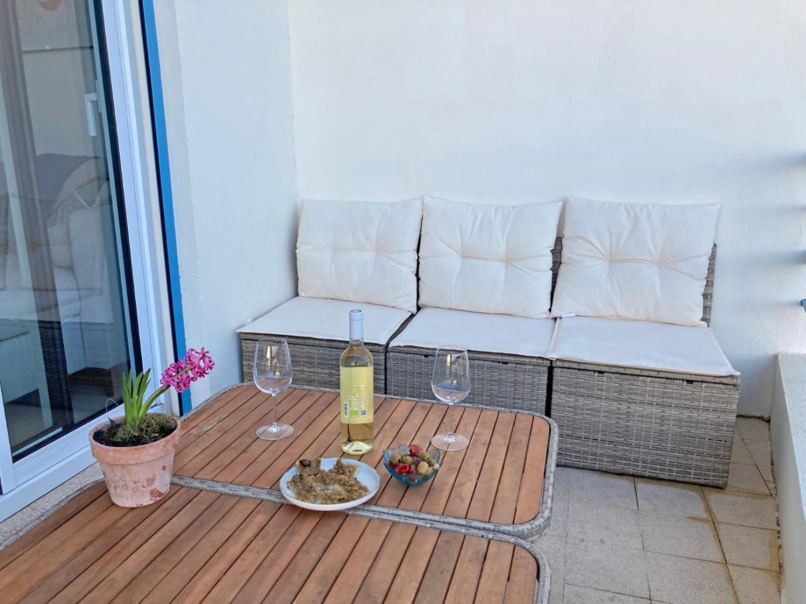 Oasis 2-rooms Flat With Panoramic Sea View - 3rd Floor No Elevator Antibes