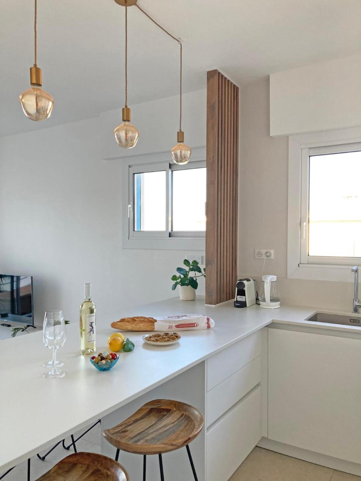 Oasis 2-rooms Flat With Panoramic Sea View - 3rd Floor No Elevator * Antibes