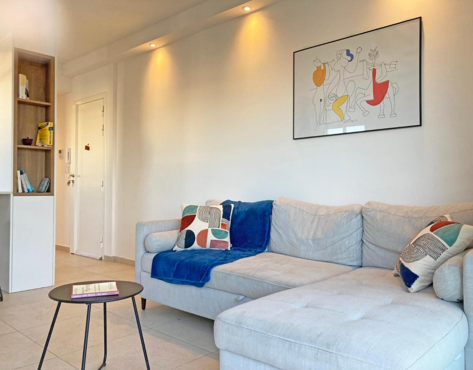 Oasis 2-rooms Flat With Panoramic Sea View - 3rd Floor No Elevator Antibes