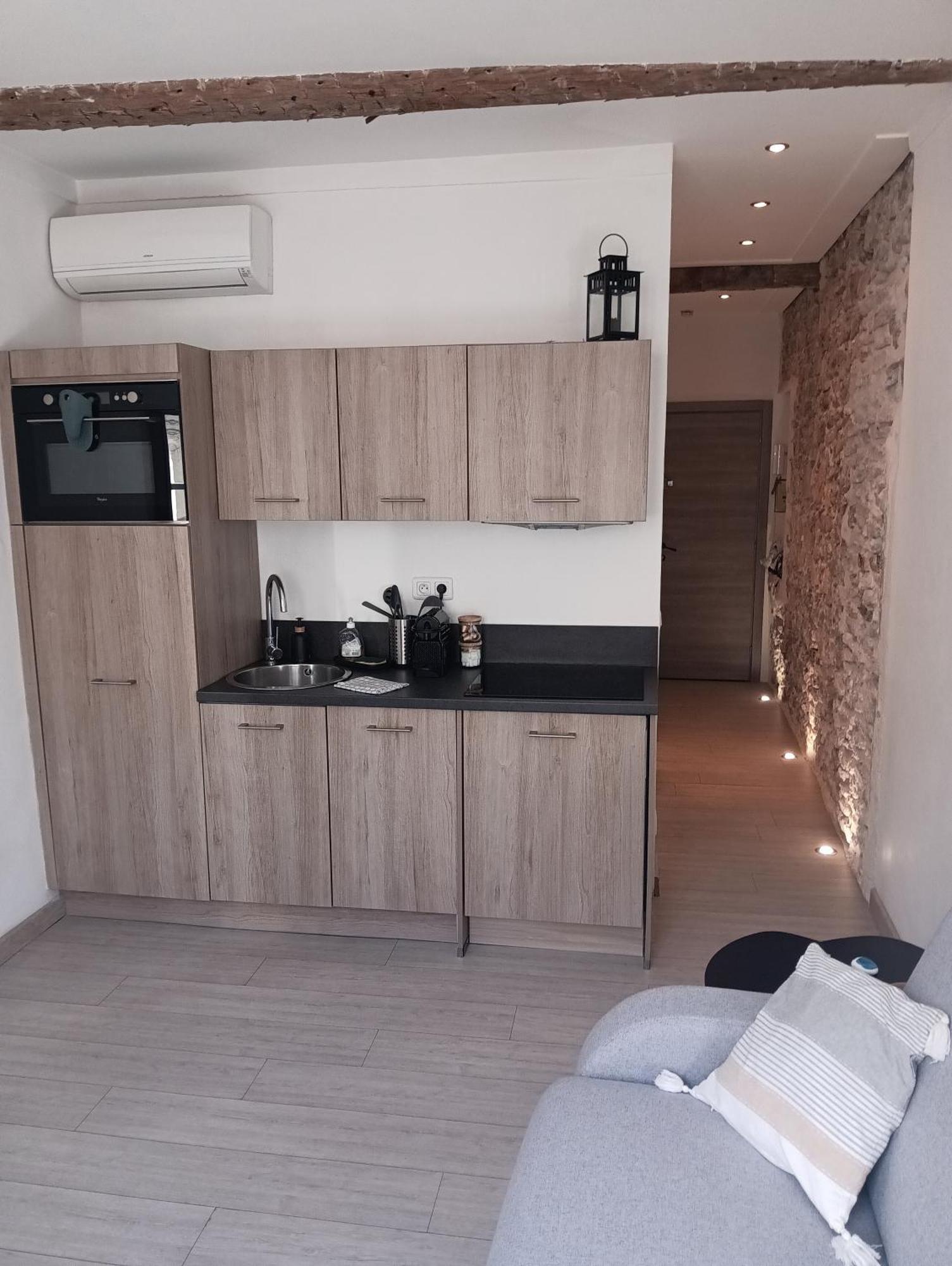 Adorable Vieil Apartment Antibes