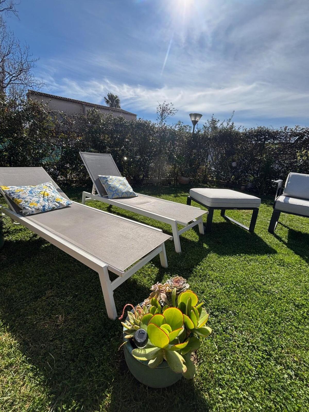 Maison Avec Jardin Privatif, 4 Chambres, Calme Dans Avec Piscine
