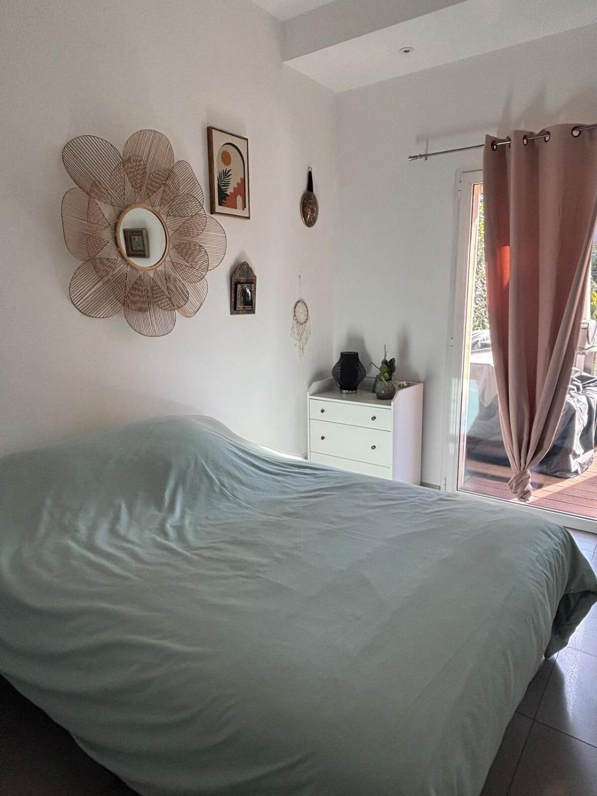 Maison Avec Jardin Privatif, 4 Chambres, Calme Dans Avec Piscine Antibes