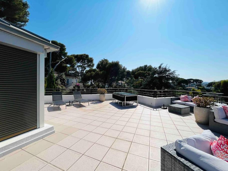 Beautiful 5 Bedroom With Direct Sea View Villa