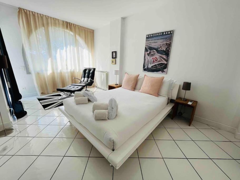 Beautiful 5 Bedroom With Direct Sea View Villa Antibes