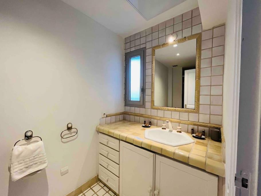 Beautiful 5 Bedroom With Direct Sea View Antibes