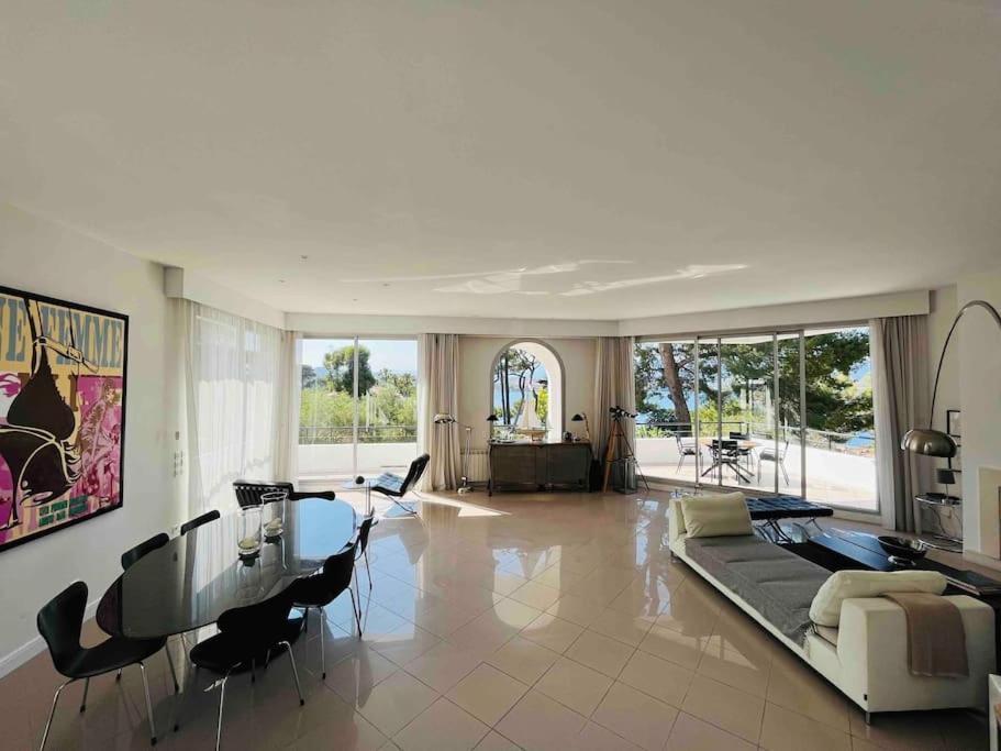 Beautiful 5 Bedroom With Direct Sea View