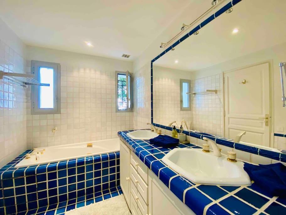 Villa Beautiful 5 Bedroom With Direct Sea View *