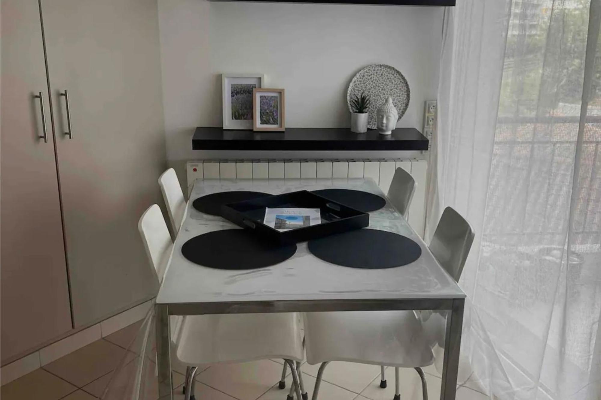 Bright - Sea View Apartment