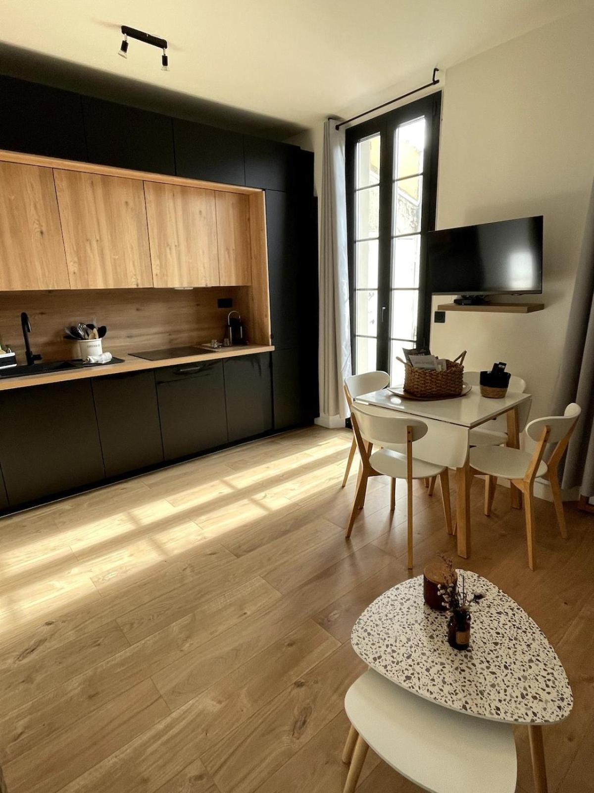 Apartment Marlene Coeur Vieil Antibes, Quartier Sympa, Renove Et Convivial , Clim, Balcon