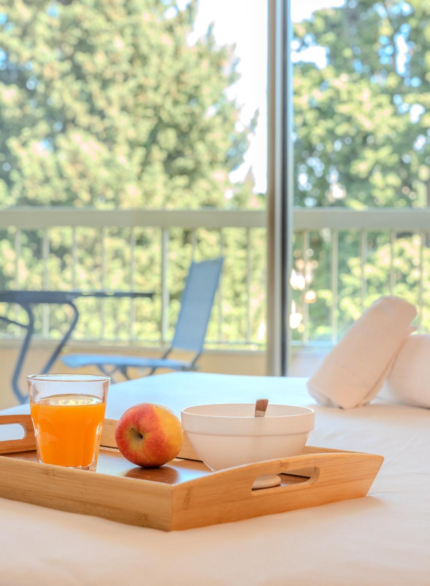 Les 15 Pins & La -your Getaway Near Sea & Apartment