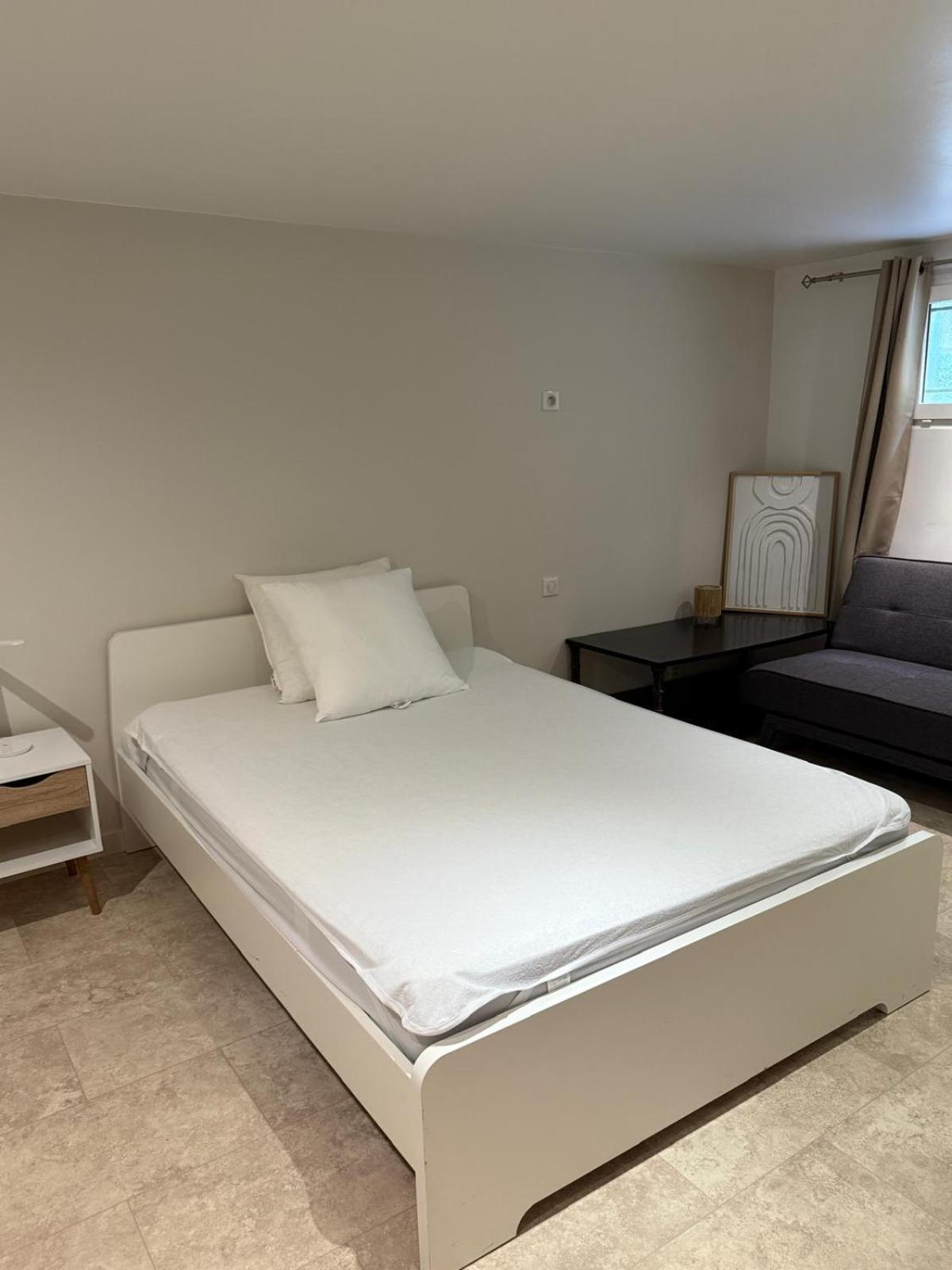 Maison Avec Jardin Privatif, 4 Chambres, Calme Dans Avec Piscine Holiday home