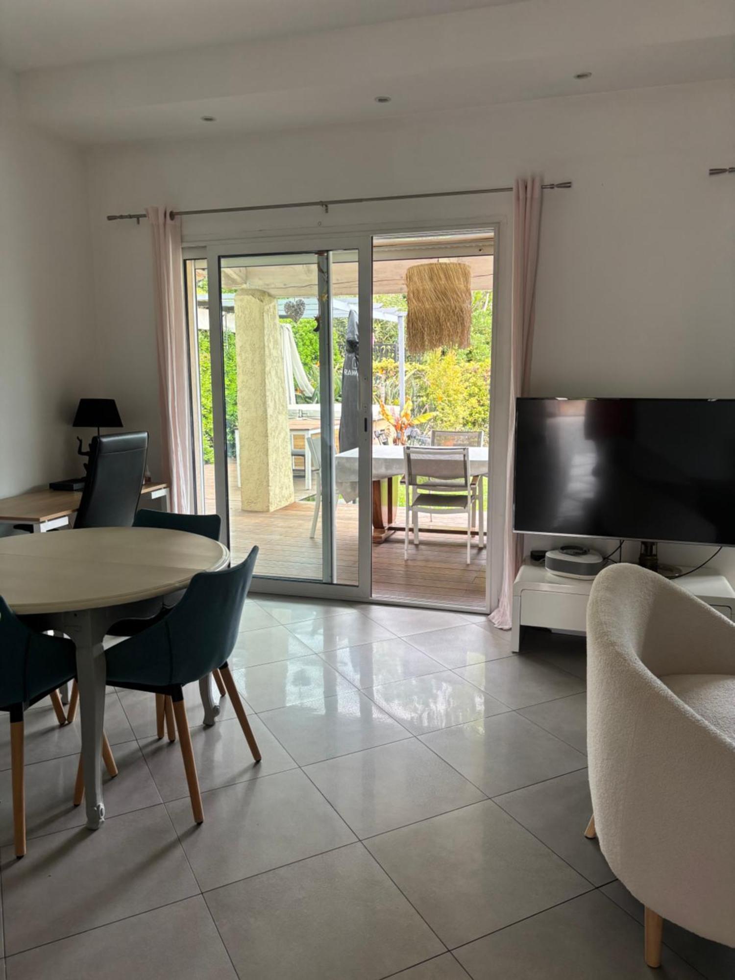 Maison Avec Jardin Privatif, 4 Chambres, Calme Dans Avec Piscine Holiday home
