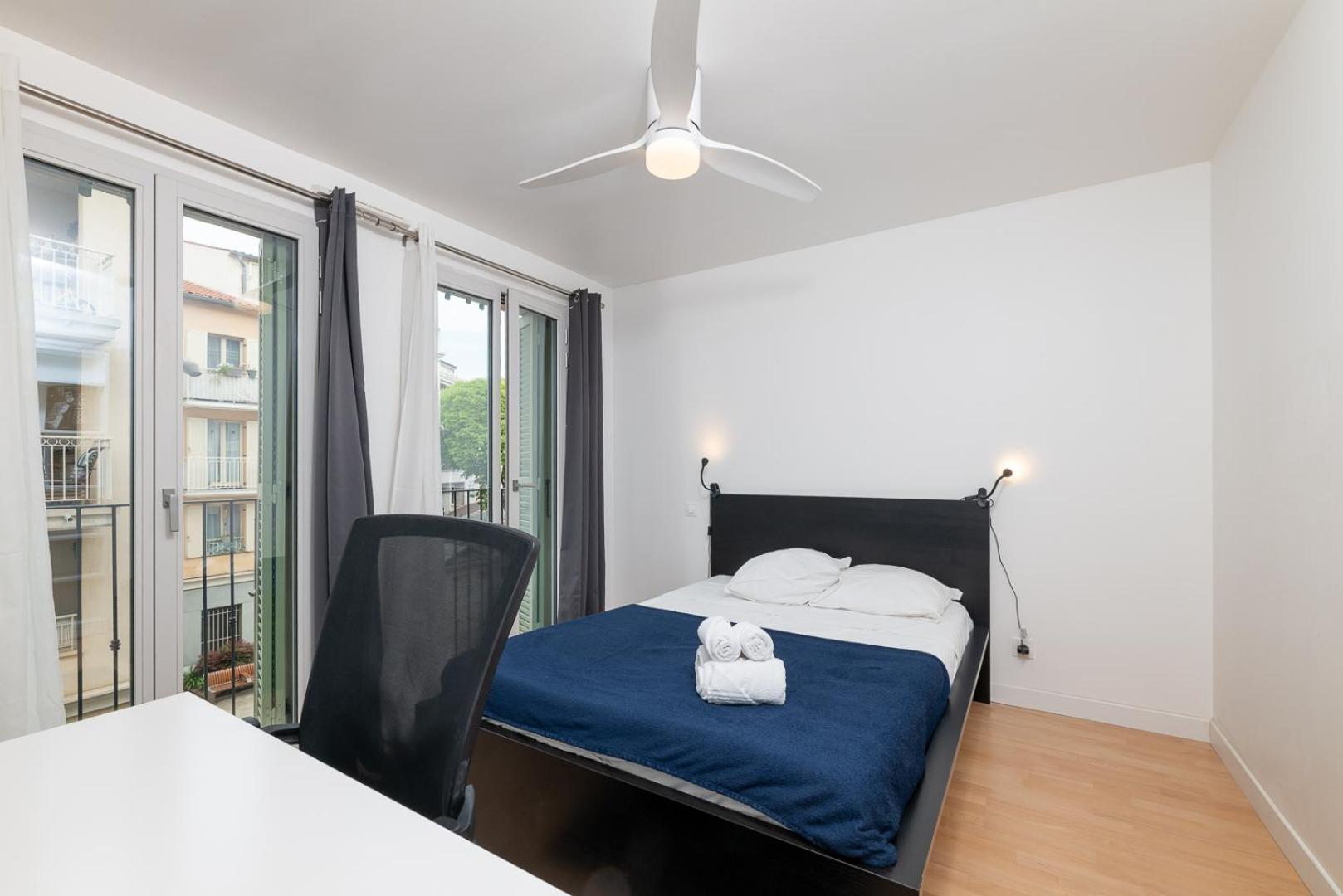Vieil Beachside Apartment: Brand New With Parking * Antibes