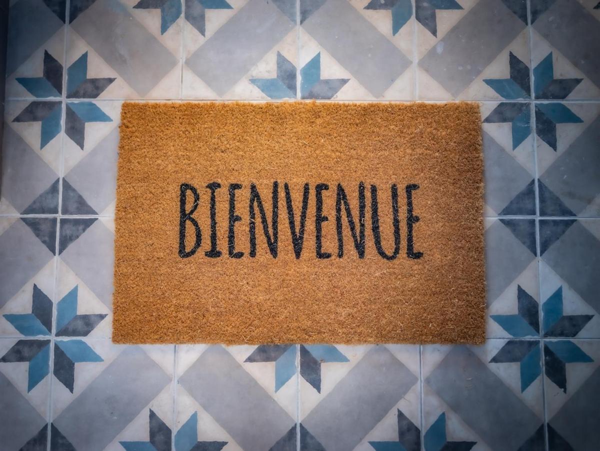 #402 Heart Of Vieil - Place Nationale-high-end Newly Renovated & Furnished Appartement