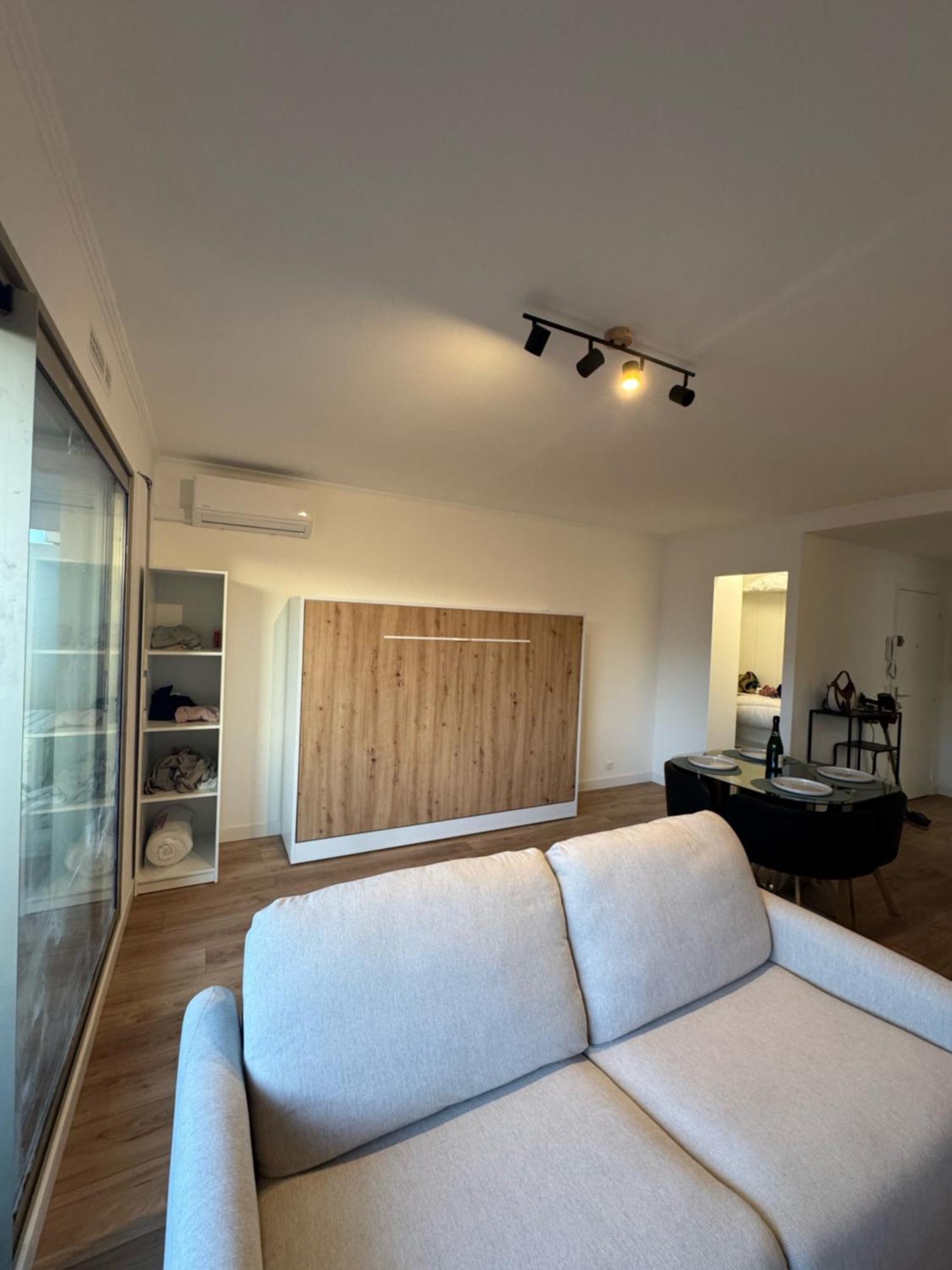 Fully Renovated Studio, Steps From With A Sunny Terrace And Free Wifi